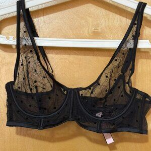 NWT Victoria's Secret Black Lace bra Size 34B